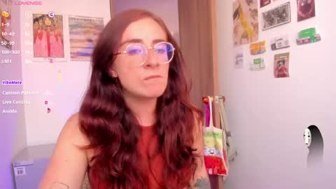 Snapshot of linda_giggle chatting on June 5, 9:31 pm Giggles online show from June 5, 9:31 pm