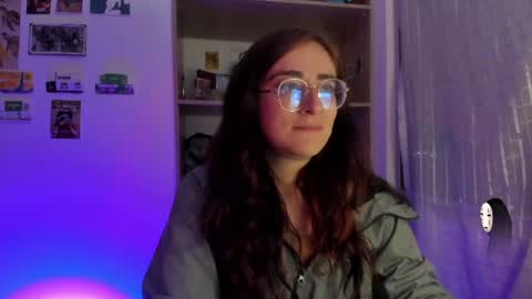 Giggles  online show from July 1, 12:34 am