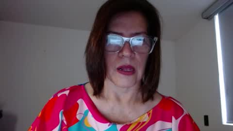 Linda Hanna online show from November 14, 2:38 pm