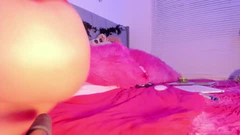 Lindaa maria  online show from November 27, 2:13 am