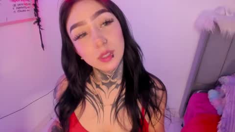 Lindaa maria  online show from May 19, 9:54 pm