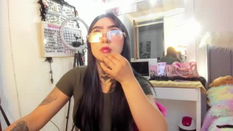 Lindaa maria  online show from June 14, 9:17 pm
