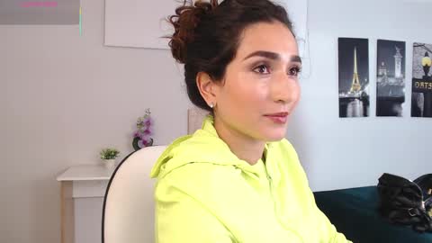 Maria Paula online show from April 24, 12:18 pm