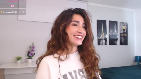 Maria Paula online show from April 26, 1:31 pm
