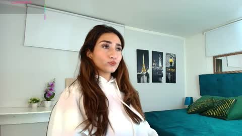 Snapshot of linda_morgan1 chatting on May 5, 12:02 pm Maria Paula online show from May 5, 12:02 pm