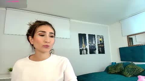 Snapshot of linda_morgan1 chatting on June 15, 11:01 am Maria Paula online show from June 15, 11:01 am