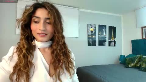 Maria Paula online show from July 31, 10:25 am