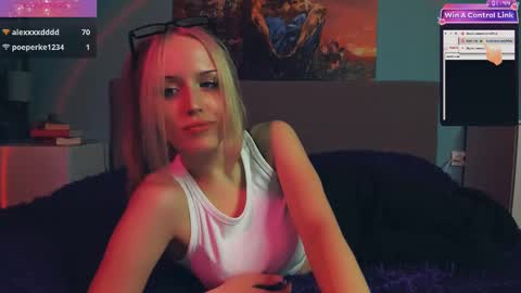 Snapshot of linda_roxy chatting on February 15, 5:07 pm Linda online show from February 15, 5:07 pm