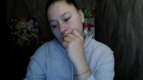 Linda online show from November 11, 4:18 pm