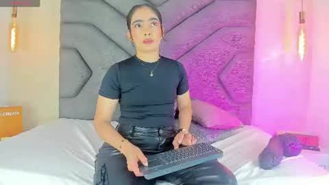 Linda Saenz online show from June 21, 4:48 am