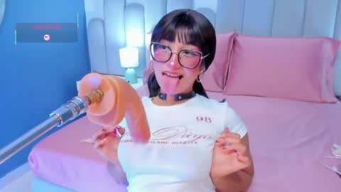linda_sofi__ online show from April 30, 8:57 pm