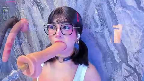 Snapshot of linda_sofi__ chatting on June 24, 7:46 pm linda_sofi__ online show from June 24, 7:46 pm
