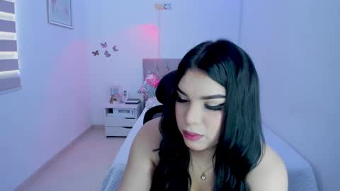 Snapshot of linda_zaam8386 chatting on October 5, 6:06 pm online show from October 5, 6:06 pm
