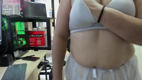 Snapshot of lindaa35 chatting on March 9, 4:27 am Linda online show from March 9, 4:27 am