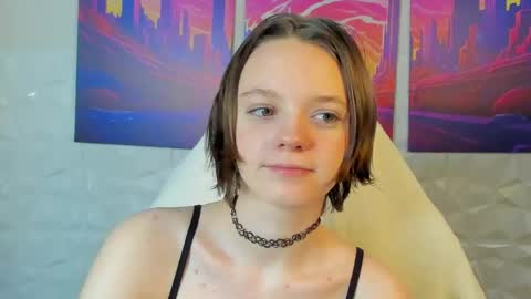 Snapshot of lindaa_bell chatting on May 3, 1:11 am My real name is Olivia online show from May 3, 1:11 am