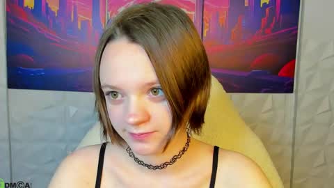Snapshot of lindaa_bell chatting on June 5, 1:23 am My real name is Olivia online show from June 5, 1:23 am