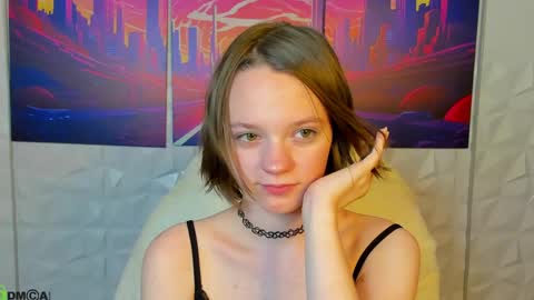 Snapshot of lindaa_bell chatting on June 5, 6:52 am My real name is Olivia online show from June 5, 6:52 am
