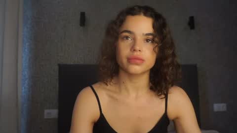 Snapshot of lindaaii chatting on June 11, 1:53 pm Linda online show from June 11, 1:53 pm
