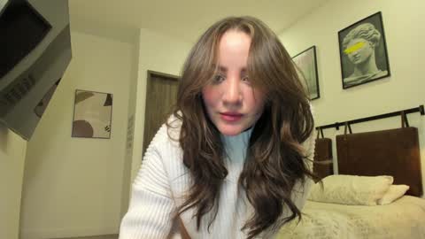 Nia  online show from January 12, 11:04 pm