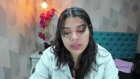 Snapshot of lindabreexlove chatting on February 15, 2:14 pm online show from February 15, 2:14 pm