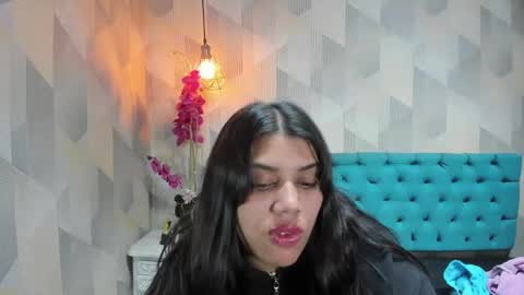 Snapshot of lindabreexlove chatting on February 28, 10:22 pm online show from February 28, 10:22 pm