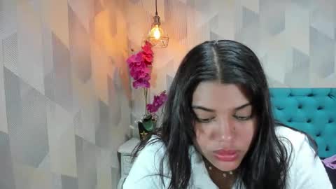 Snapshot of lindabreexlove chatting on March 7, 5:21 pm online show from March 7, 5:21 pm