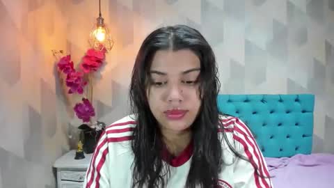 Snapshot of lindabreexlove chatting on March 29, 2:06 pm online show from March 29, 2:06 pm