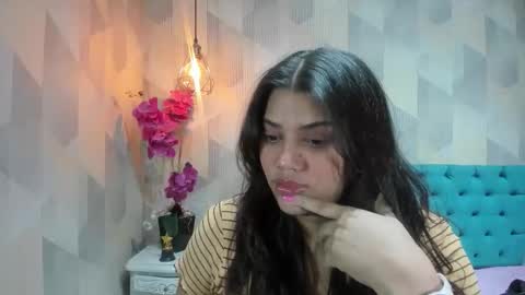Snapshot of lindabreexlove chatting on May 17, 1:51 pm online show from May 17, 1:51 pm
