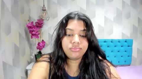 Snapshot of lindabreexlove chatting on May 19, 5:19 pm online show from May 19, 5:19 pm