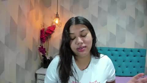 Snapshot of lindabreexlove chatting on May 26, 11:06 am online show from May 26, 11:06 am