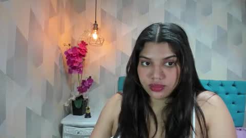 Snapshot of lindabreexlove chatting on May 31, 3:47 am online show from May 31, 3:47 am