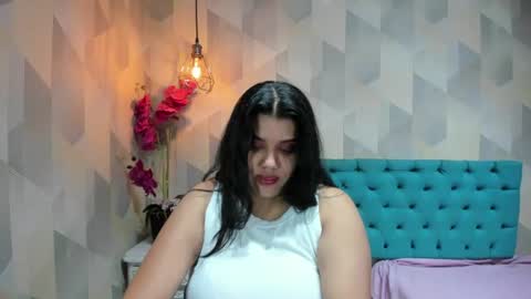 Snapshot of lindabreexlove chatting on July 15, 2:44 pm online show from July 15, 2:44 pm