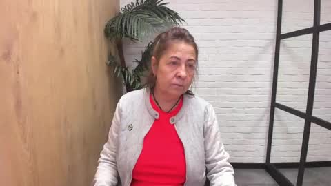 Snapshot of lindahottie chatting on April 28, 5:12 am Linda online show from April 28, 5:12 am