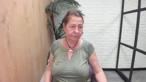Snapshot of lindahottie chatting on April 29, 5:30 pm Linda online show from April 29, 5:30 pm