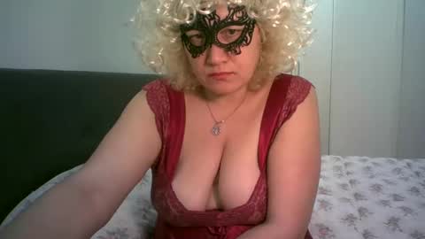 LindaXSmile online show from February 13, 8:24 pm