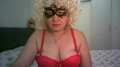 LindaXSmile online show from February 22, 9:59 pm