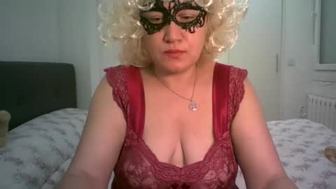 LindaXSmile online show from March 2, 10:38 pm