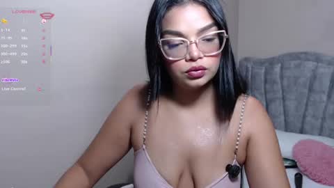 Snapshot of lindsay_sweet24 chatting on June 13, 5:49 am ana online show from June 13, 5:49 am
