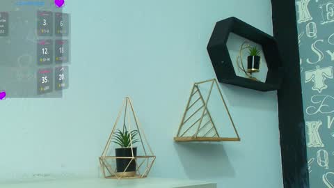  Lindsey  online show from November 16, 12:44 pm