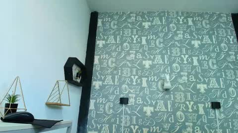  Lindsey  online show from November 26, 12:28 pm