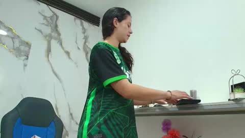  Lindsey  online show from February 13, 11:17 am