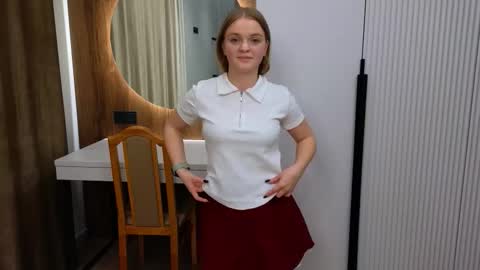 Snapshot of lindseybristow chatting on November 12, 12:16 pm Kris online show from November 12, 12:16 pm