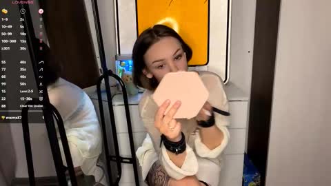 Kate online show from December 18, 2:34 pm