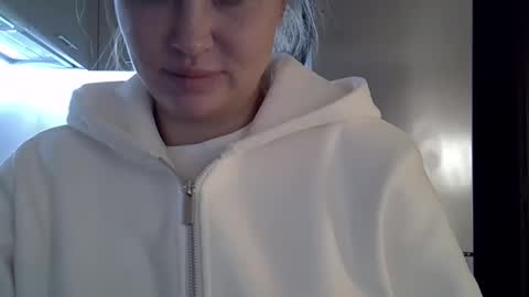 Snapshot of lindsisecret chatting on October 17, 4:09 pm Anna online show from October 17, 4:09 pm