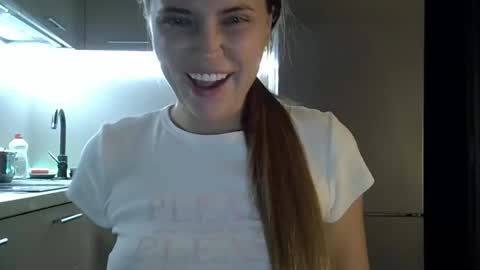 Snapshot of lindsisecret chatting on October 25, 6:35 pm Anna online show from October 25, 6:35 pm