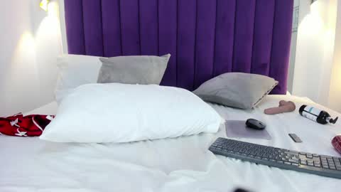 LINDA online show from December 24, 3:16 pm