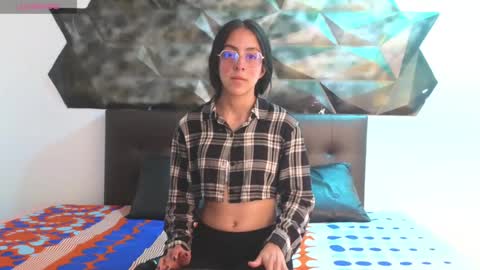 Snapshot of ling_ling24 chatting on December 6, 12:05 pm ling ling24 online show from December 6, 12:05 pm