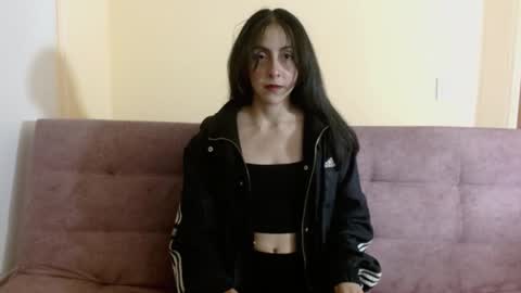 Snapshot of ling_ling24 chatting on February 8, 3:41 am ling ling24 online show from February 8, 3:41 am