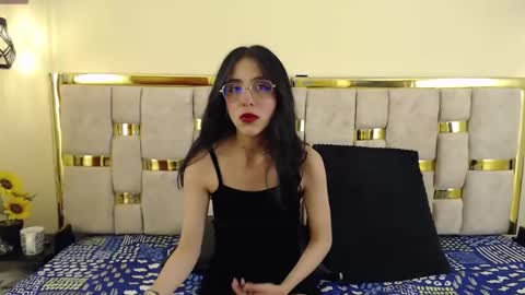 Snapshot of ling_ling24 chatting on February 11, 4:22 am ling ling24 online show from February 11, 4:22 am