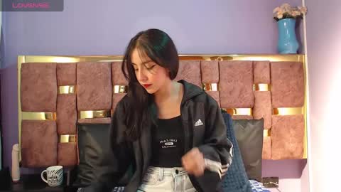 Snapshot of ling_ling24 chatting on February 12, 4:12 am ling ling24 online show from February 12, 4:12 am